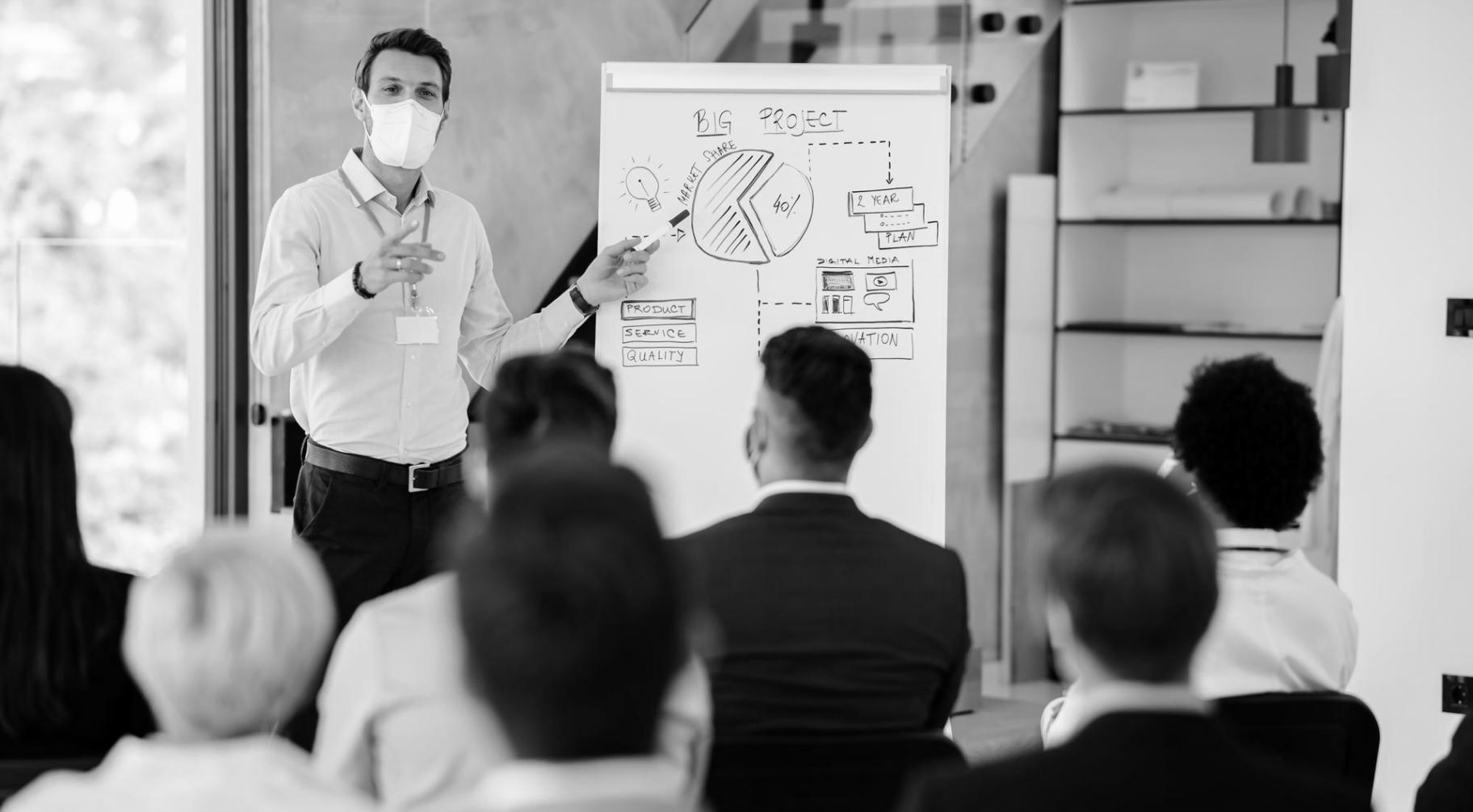 Professionelle Finanzberatung im modernen Büroumfeld